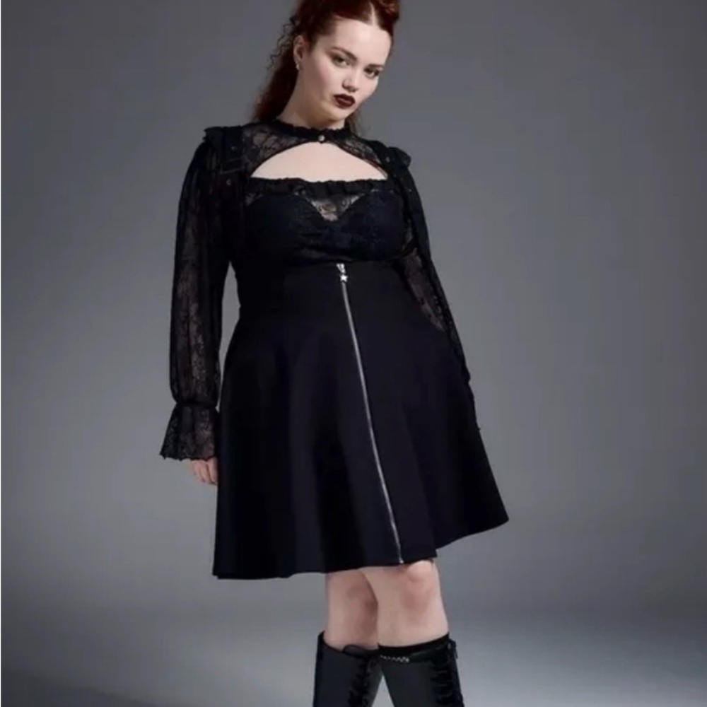 Size 1 Torrid Nightfall NWT pinafore zippered dress